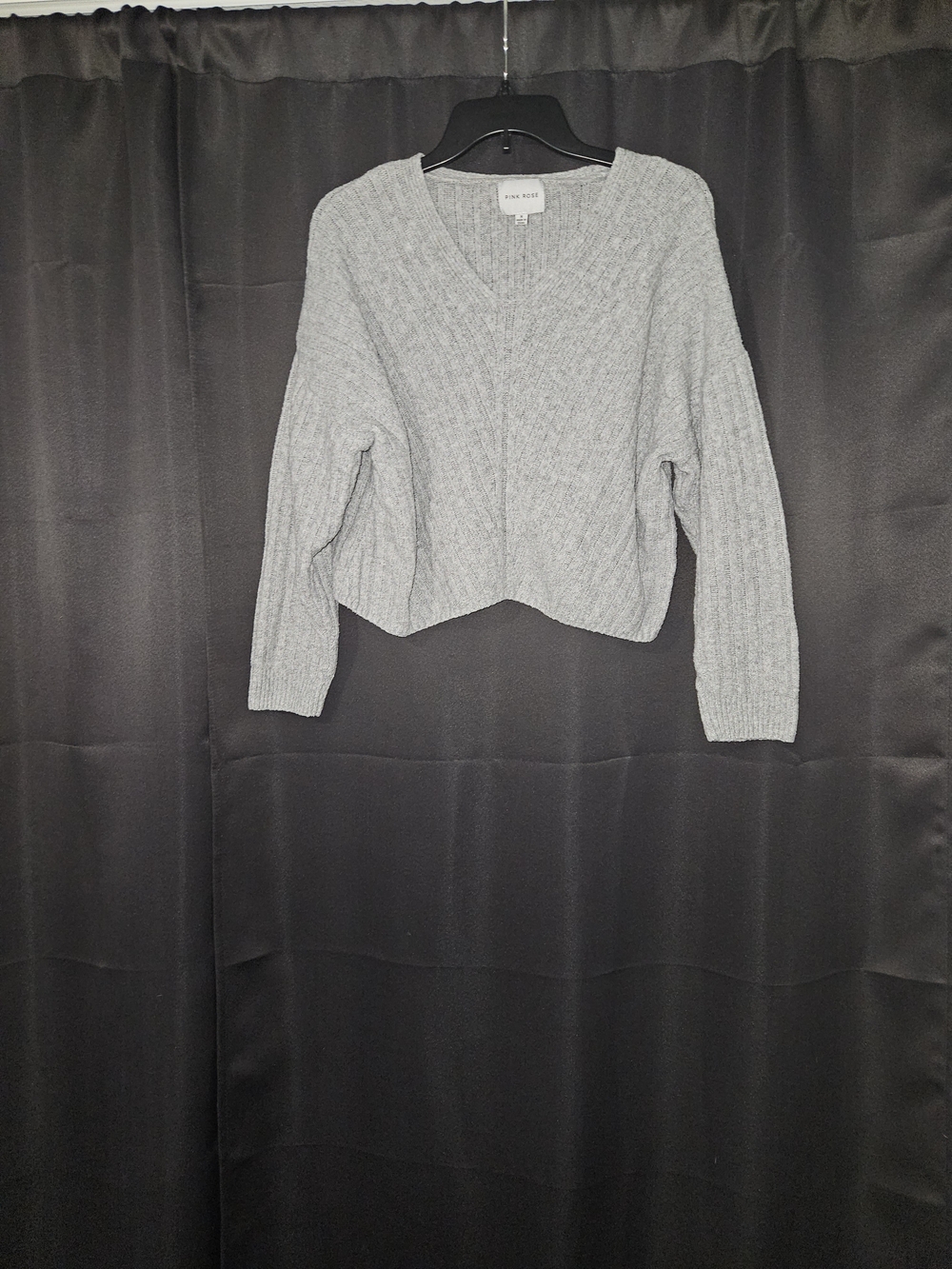 Pink Rose Light Gray Cropped V-Neck Ribbed Pullover Sweater